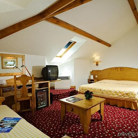 Western Bridge Lyon East 3*